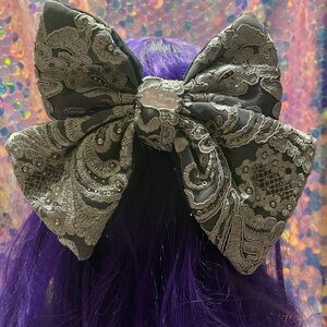 The Ivory Moon 🌔 Steel cobalt giant Bow